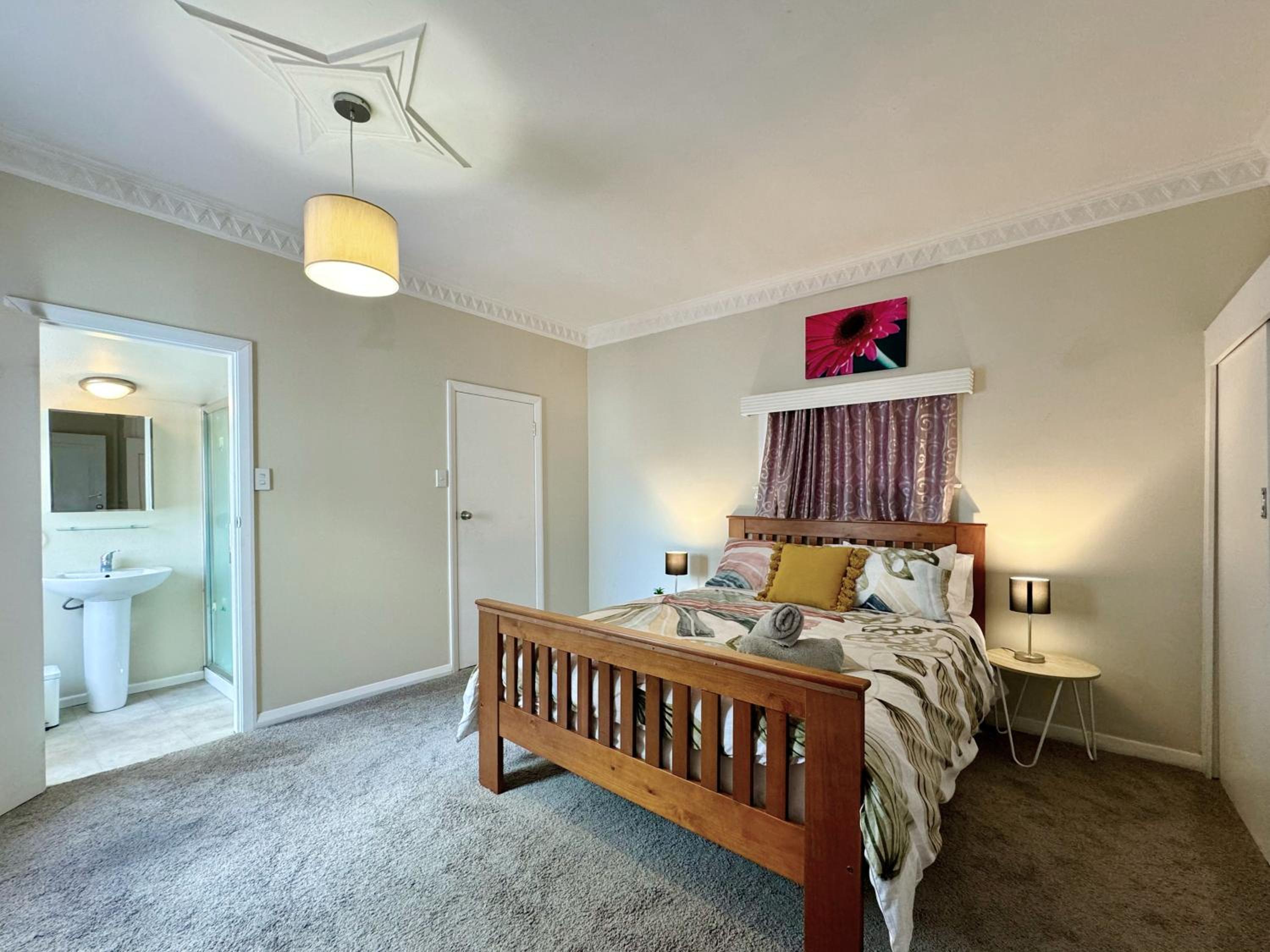 Central Hutt , Cozy Home