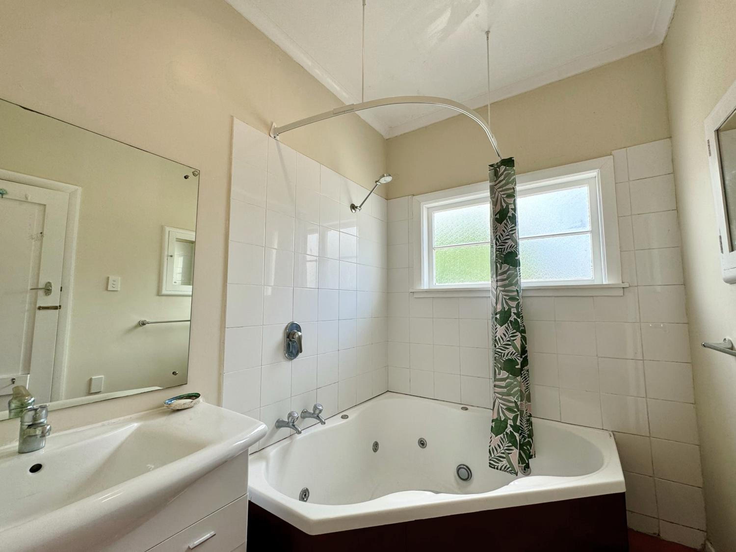 Central Hutt , Cozy Home