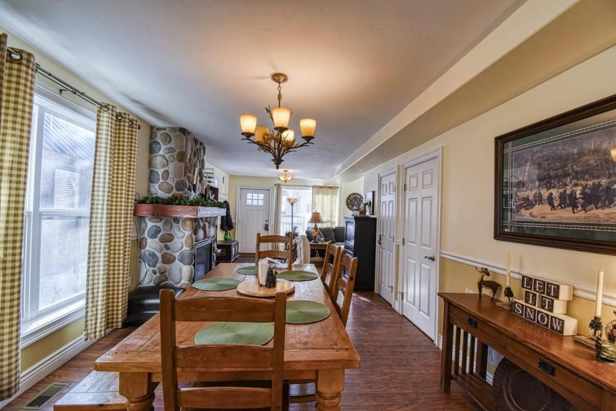 Snowshire A Cozy Mountain Retreat in Leadville view 4