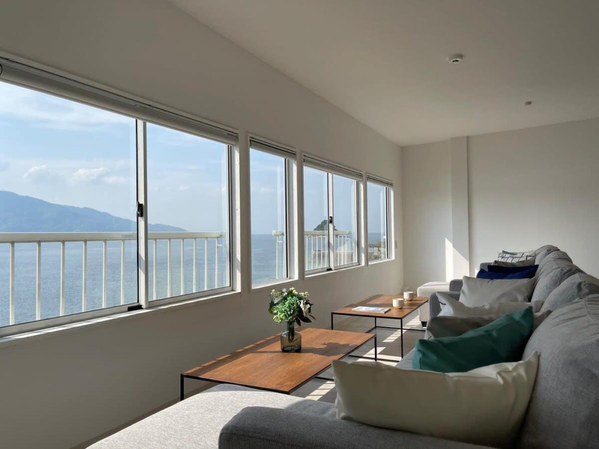 b local KAI House - with Ocean view good for 8 PPL Free WiFi view 3