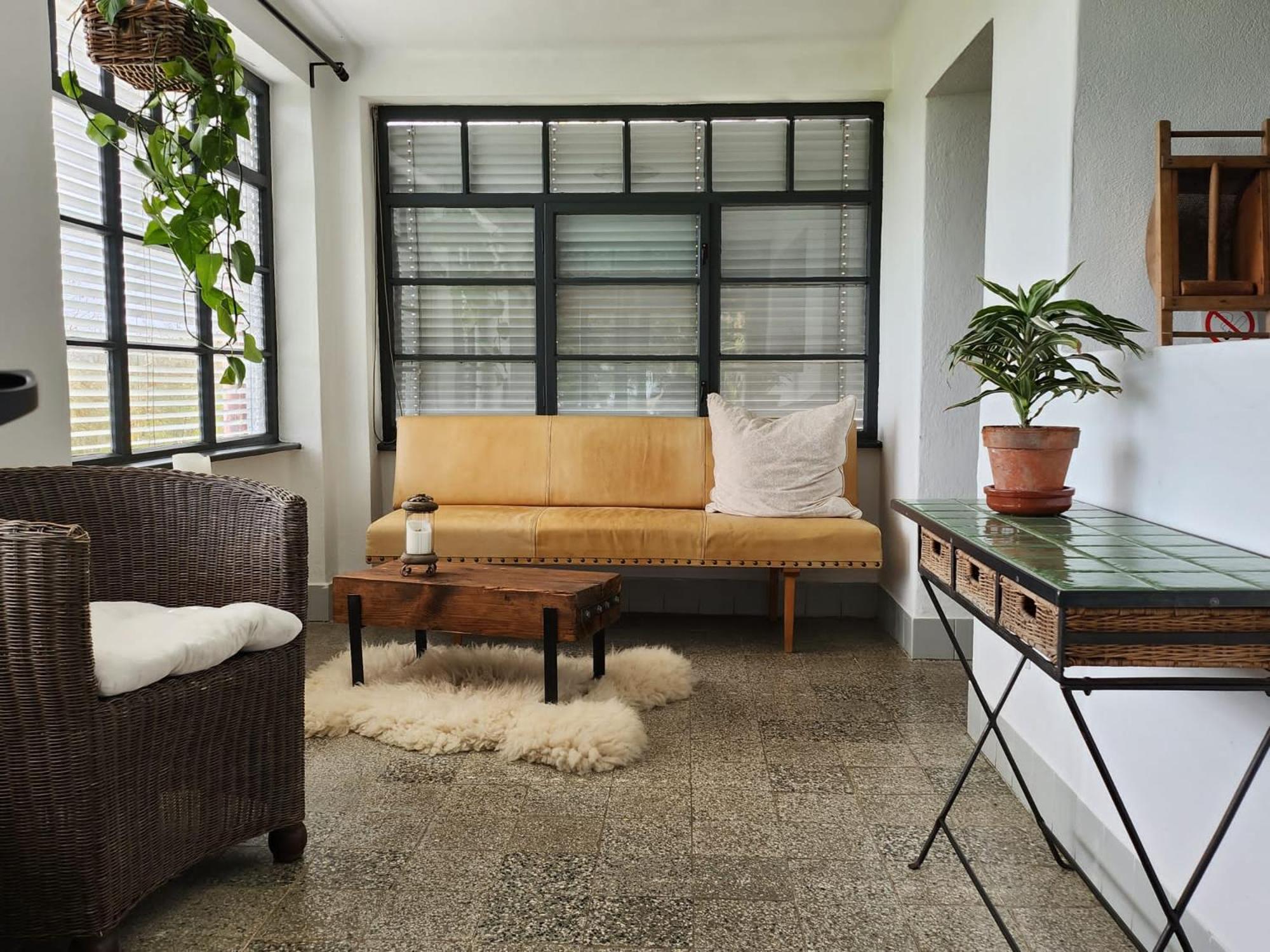 Moongardenhouse