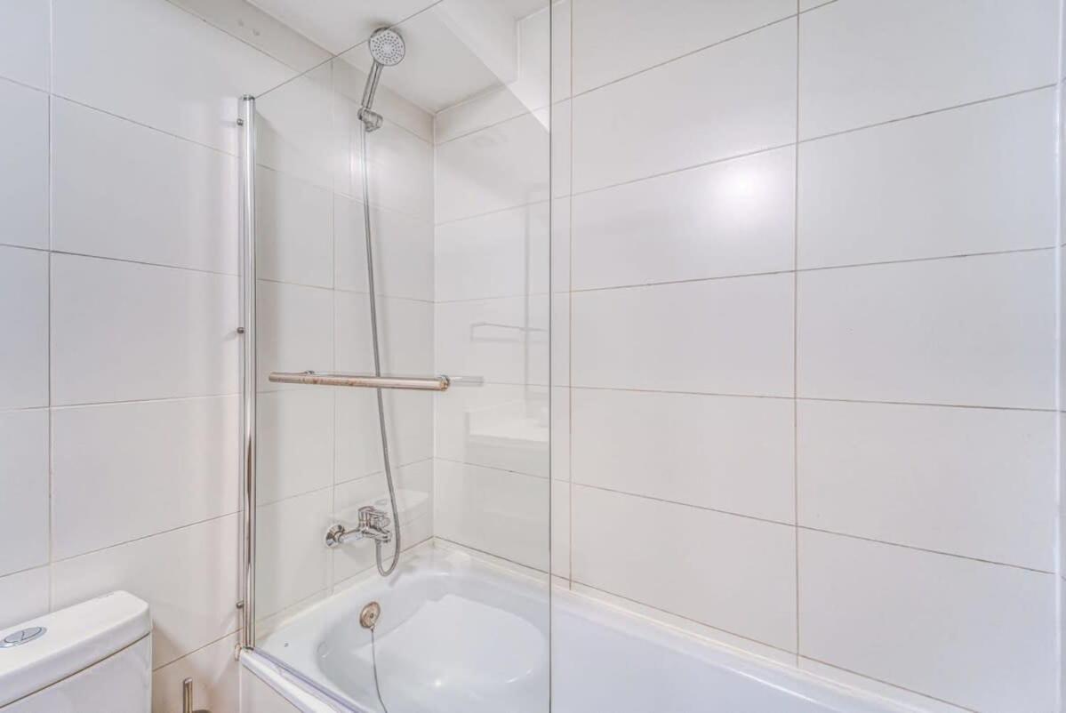 Infinite Coast 2BR with pool & free parking