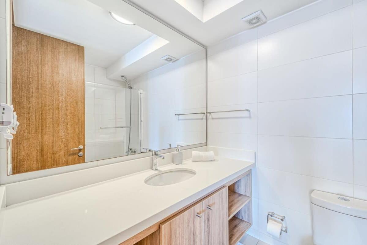 Infinite Coast 2BR with pool & free parking