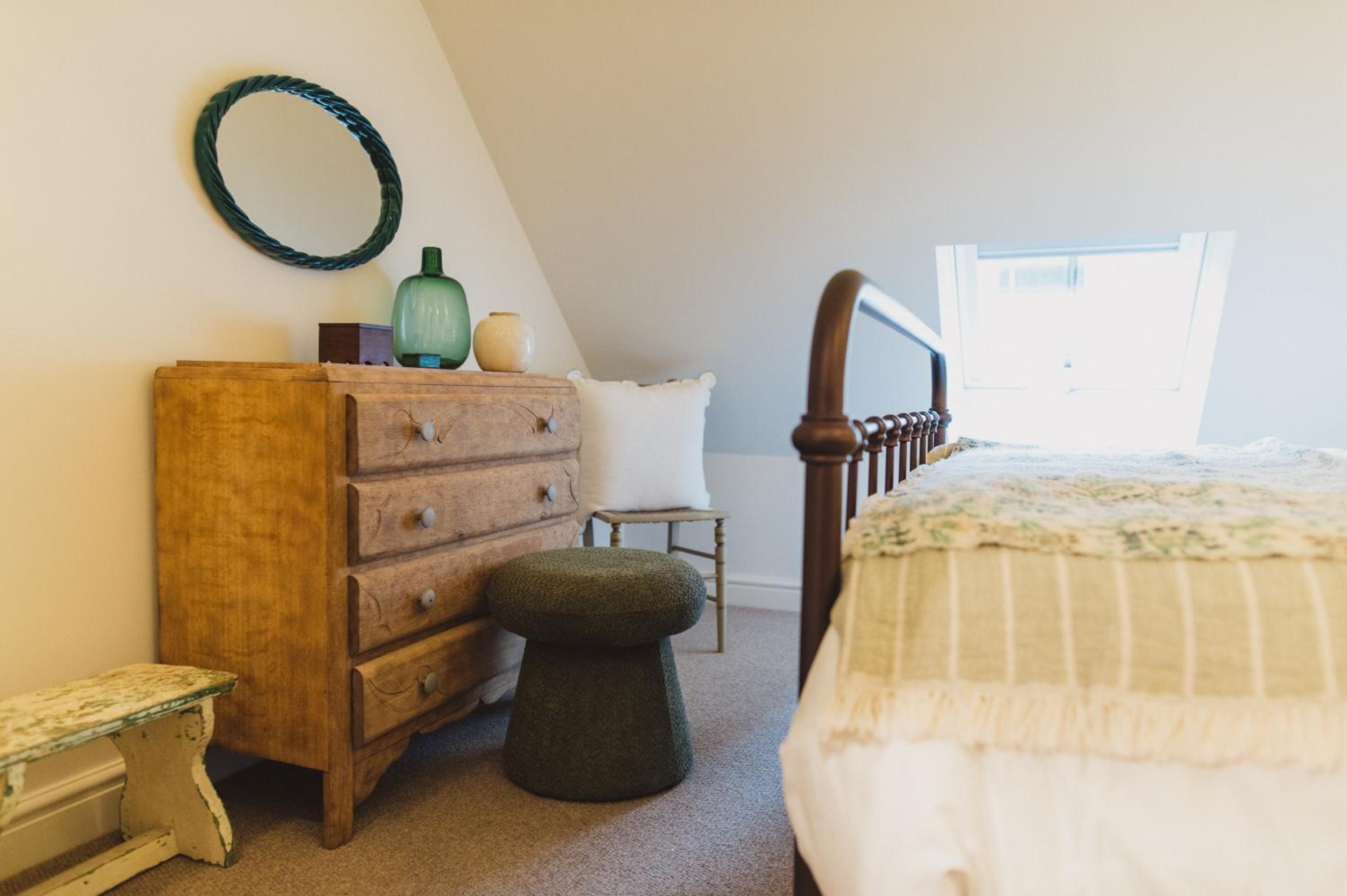 Buckingham Mews_Flint Cottage 1 view 3