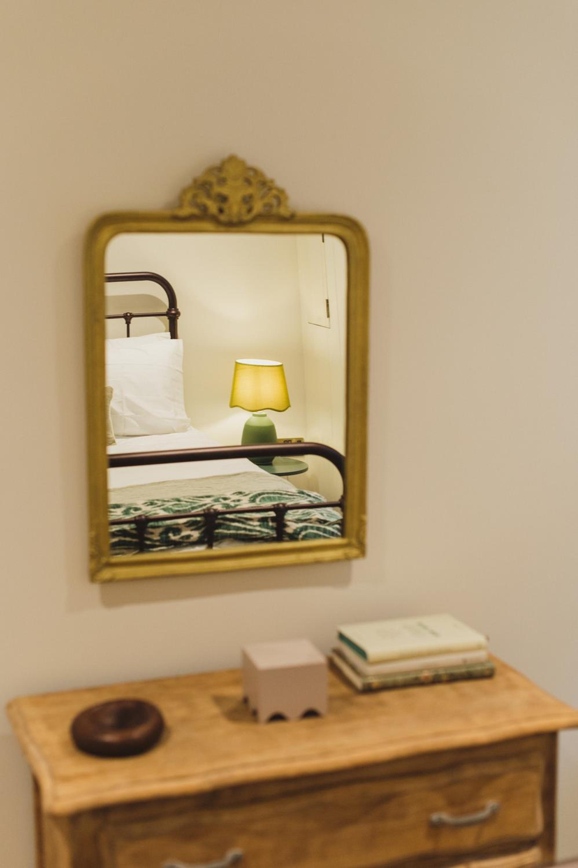 Buckingham Mews_Flint Cottage 1 view 5