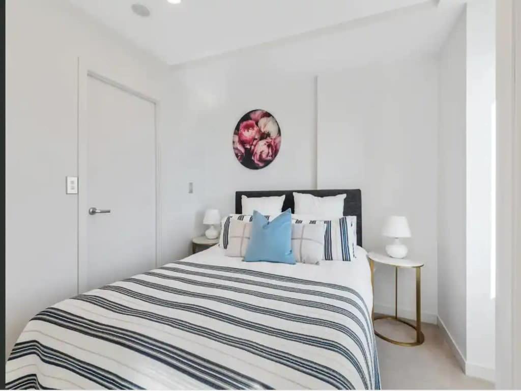 Sky Tower Views 2 Bed 2 Bath CBD Zodiak Stays view 5