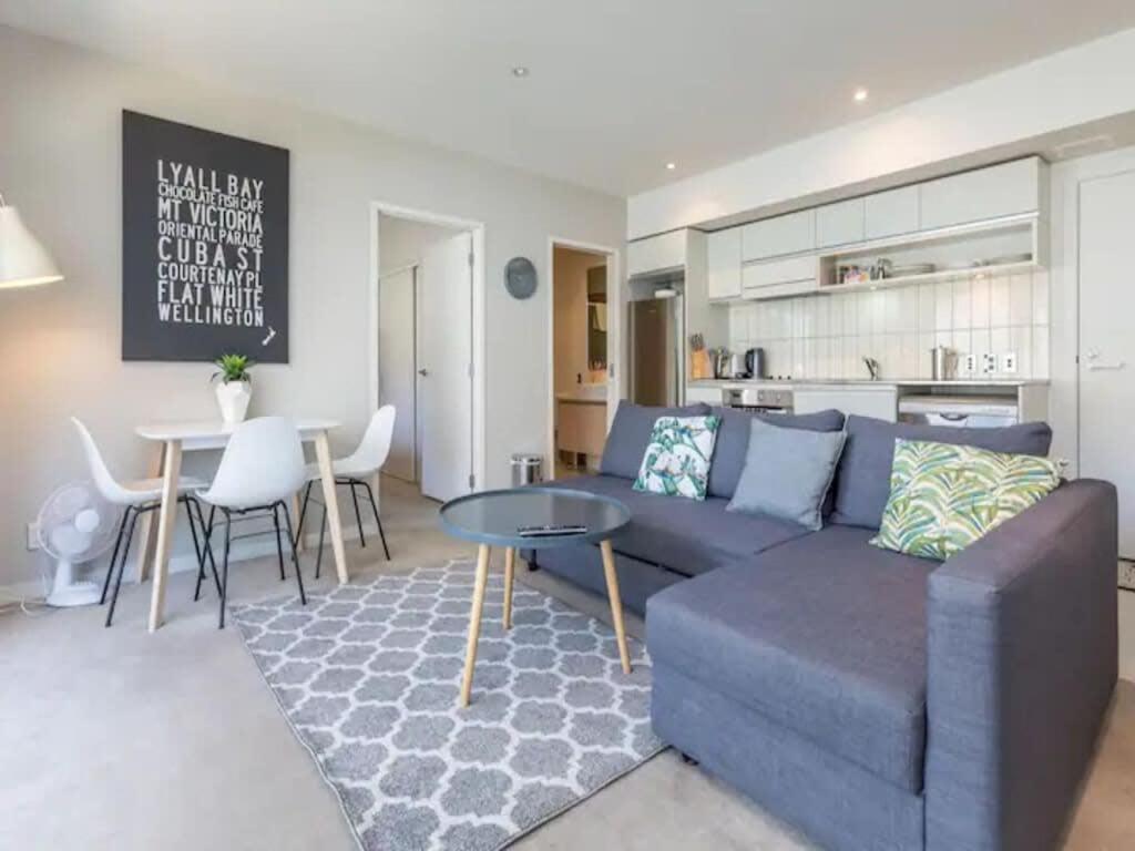 Wynyard Viaduct Harbour 2BR and Parking Zodiak Stays view 2