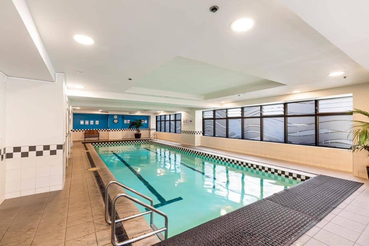 Lovely studio room in prime location! view 3