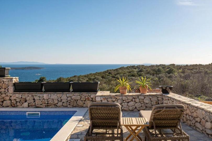Private Cottage in olive grove with heated Pool view 3