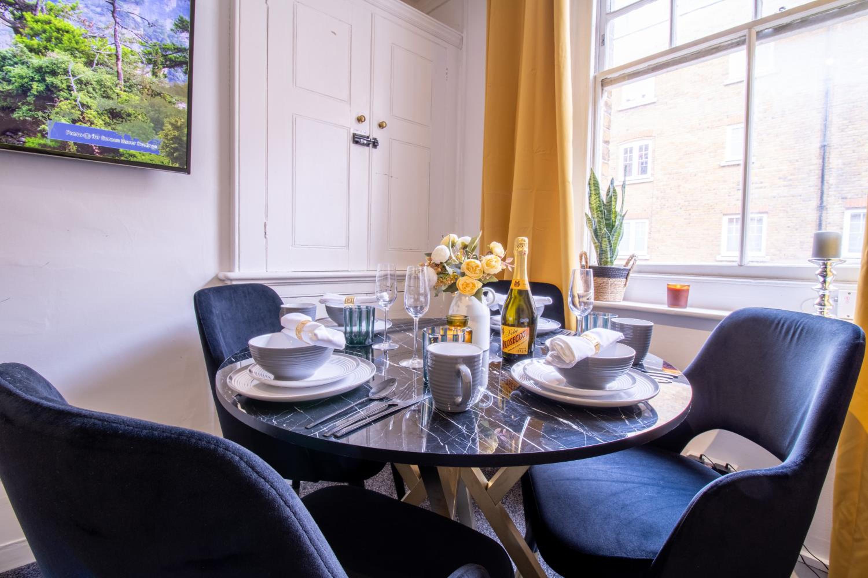 Chic Urban Retreat 1 Bedroom Gem in Covent Garden 3AB