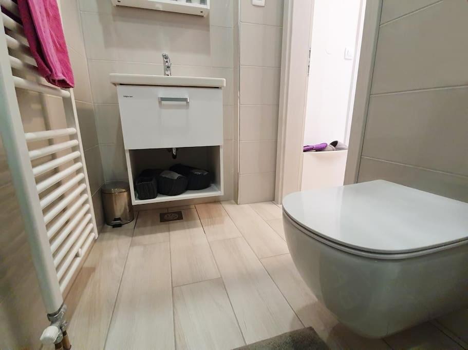 Happy Vibes apartment, charming & with free parking view 4