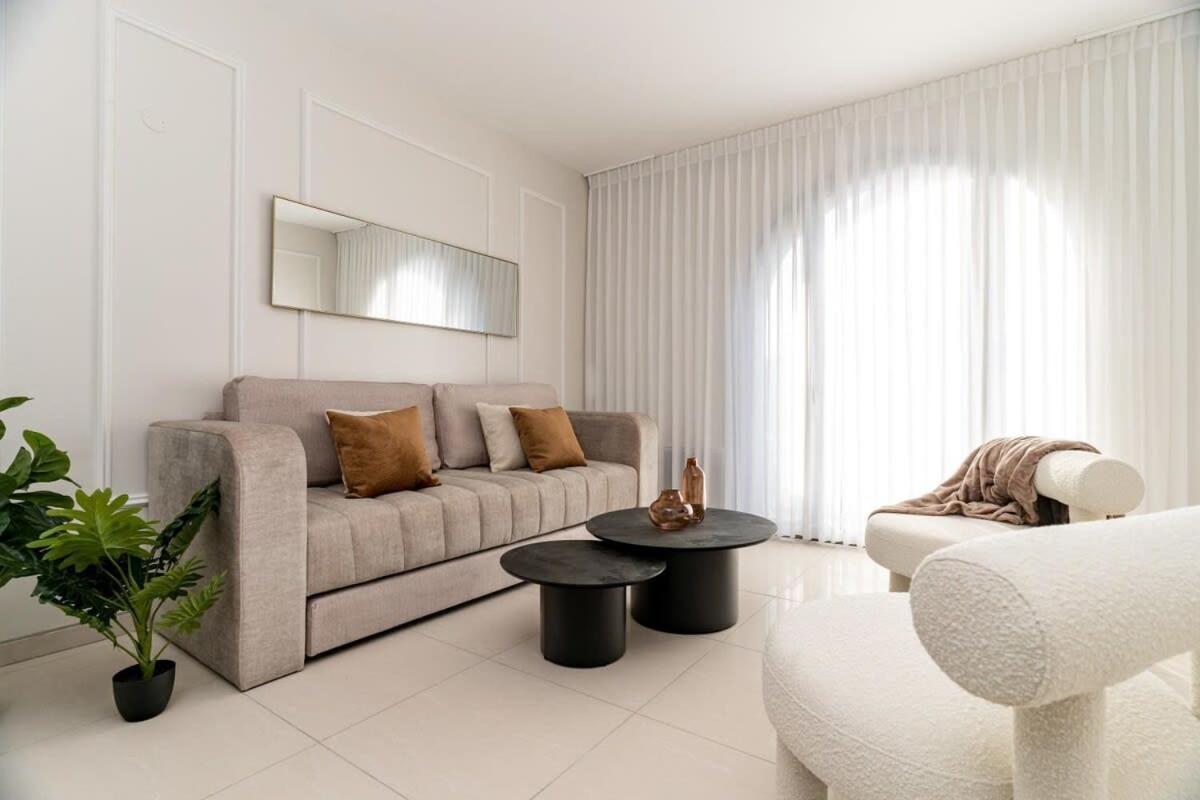 Stunning 1 bdm Shaul Adler st view 2