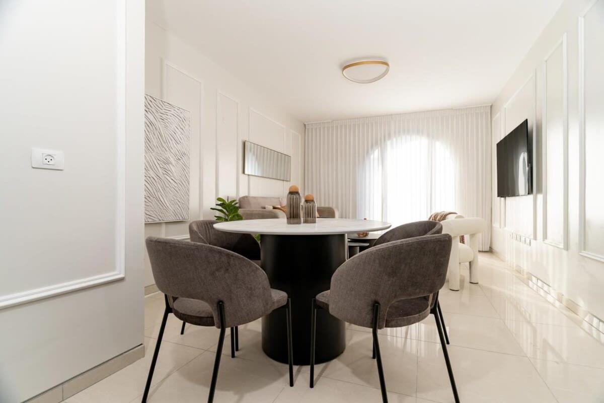 Stunning 1 bdm Shaul Adler st view 5