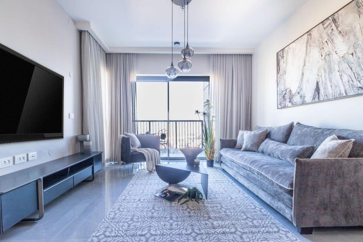 Luxury 1BDR With Amazing View To The Old City