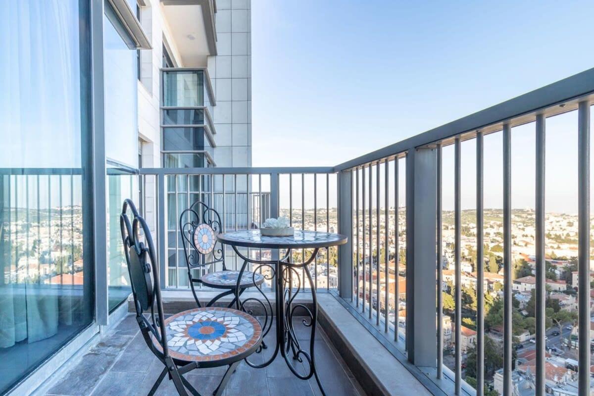 Luxury 1BDR With Amazing View To The Old City