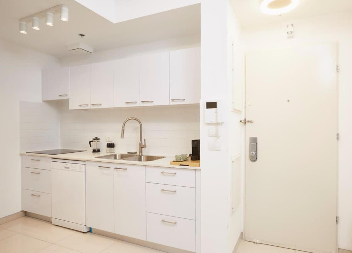 Gorgeous 1 Bedroom - Shirat Haneviim view 3