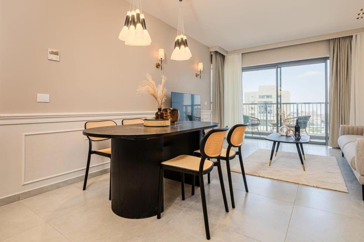 Charming 1Bdr Gem with Astonishing Views Overlooking the Historic Town view 3