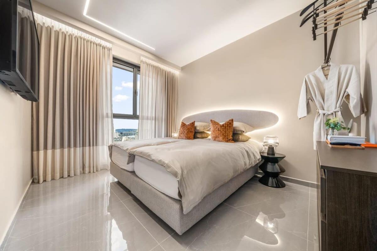 Urban Oasis in the 9th: Relaxation and Breathtaking View view 2