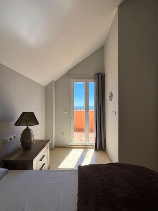 Ruim Penthouse Elviria Marbella met groot terras