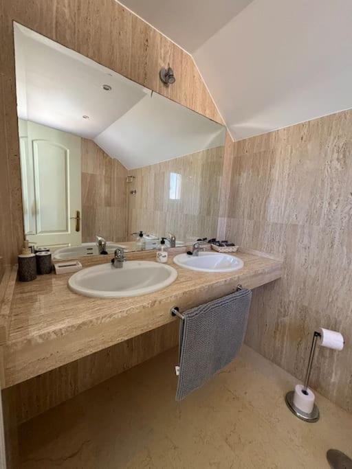 Ruim Penthouse Elviria Marbella met groot terras