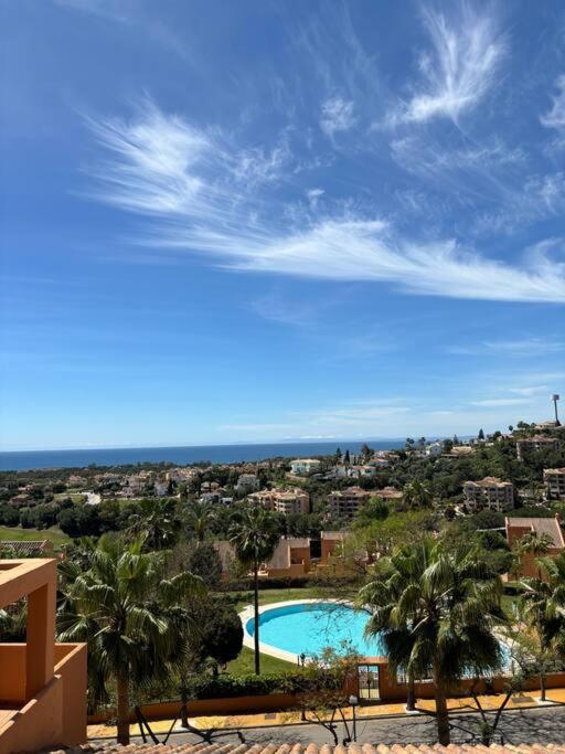 Ruim Penthouse Elviria Marbella met groot terras