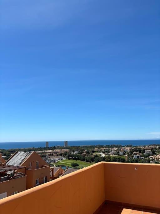 Ruim Penthouse Elviria Marbella met groot terras