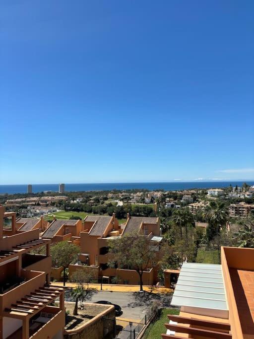 Ruim Penthouse Elviria Marbella met groot terras