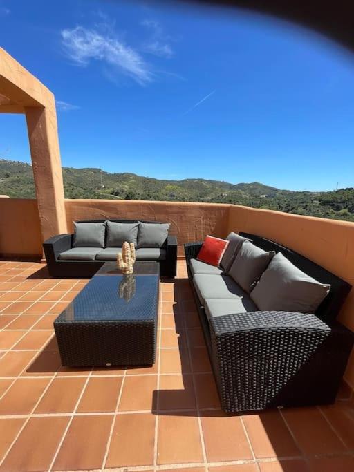 Ruim Penthouse Elviria Marbella met groot terras