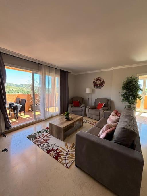 Ruim Penthouse Elviria Marbella met groot terras