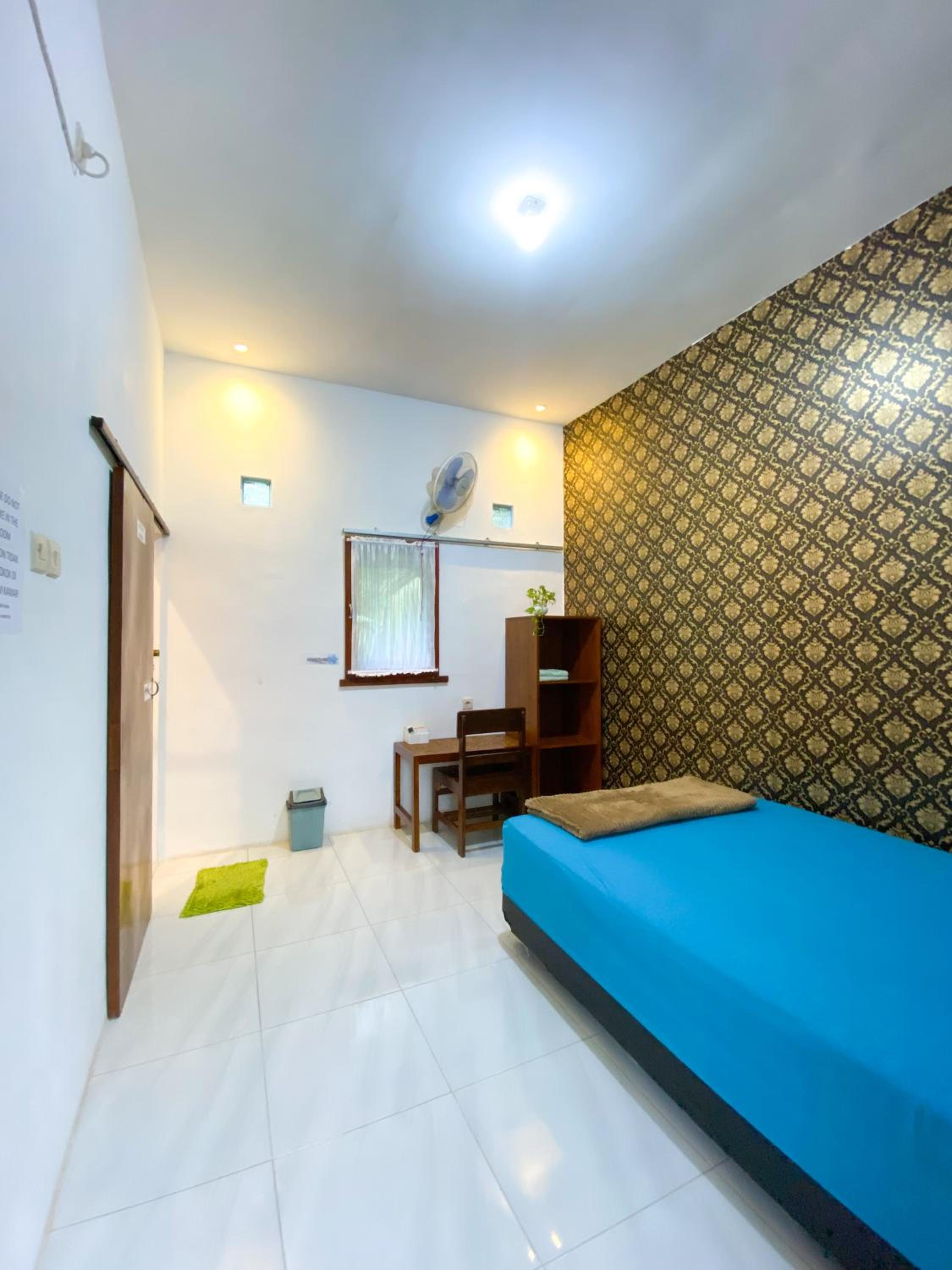 Nitha Homestay Near Train Station