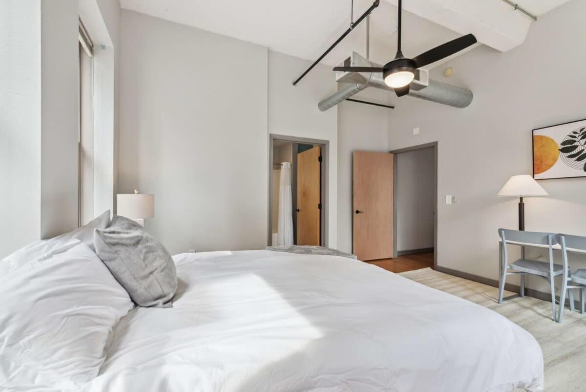 Spacious & Elegant 2BR Downtown Retreat view 4