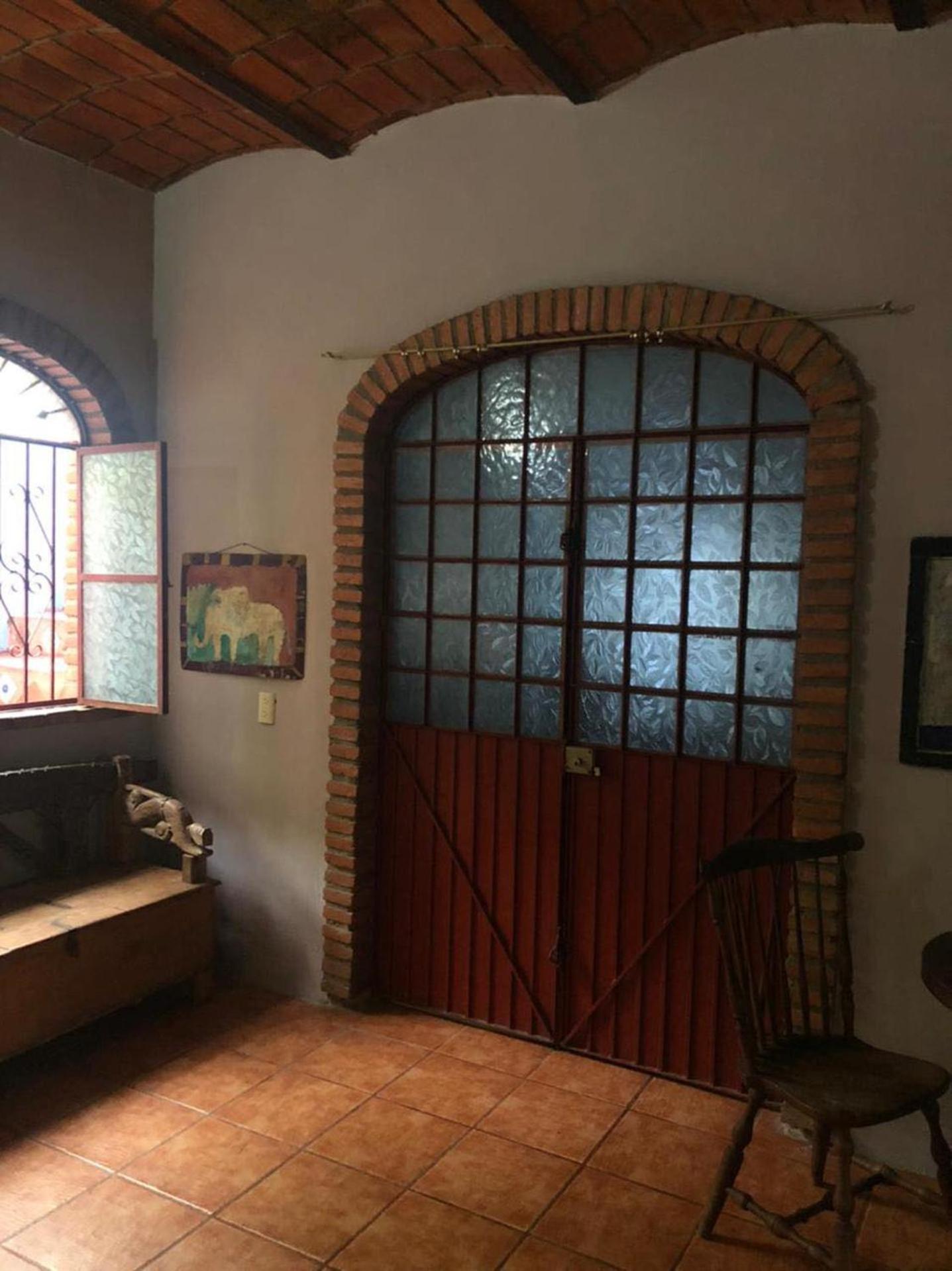 Charming art-filled Casa Poesia view 5