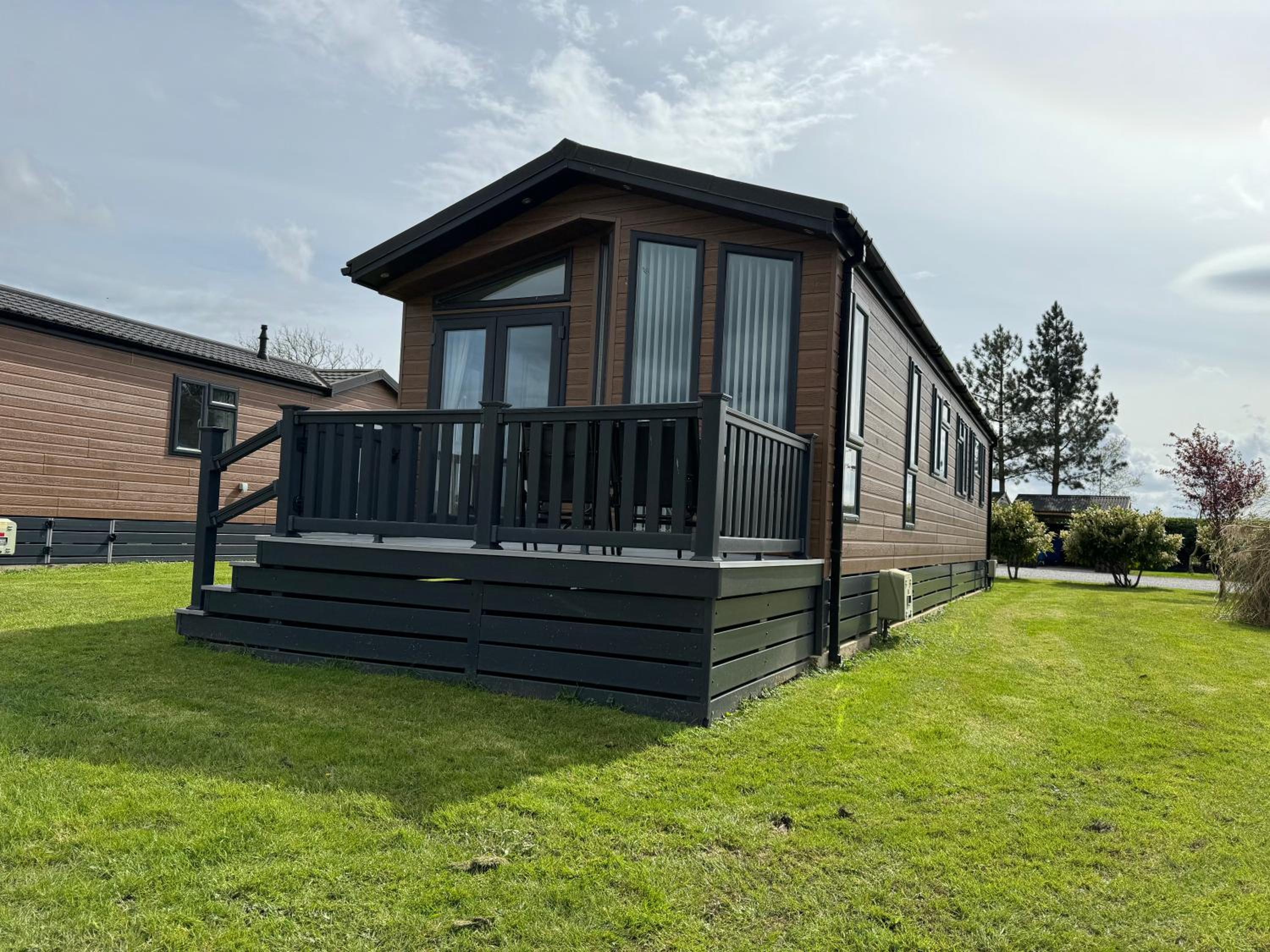 Meadow View Lodge with stunning views view 3