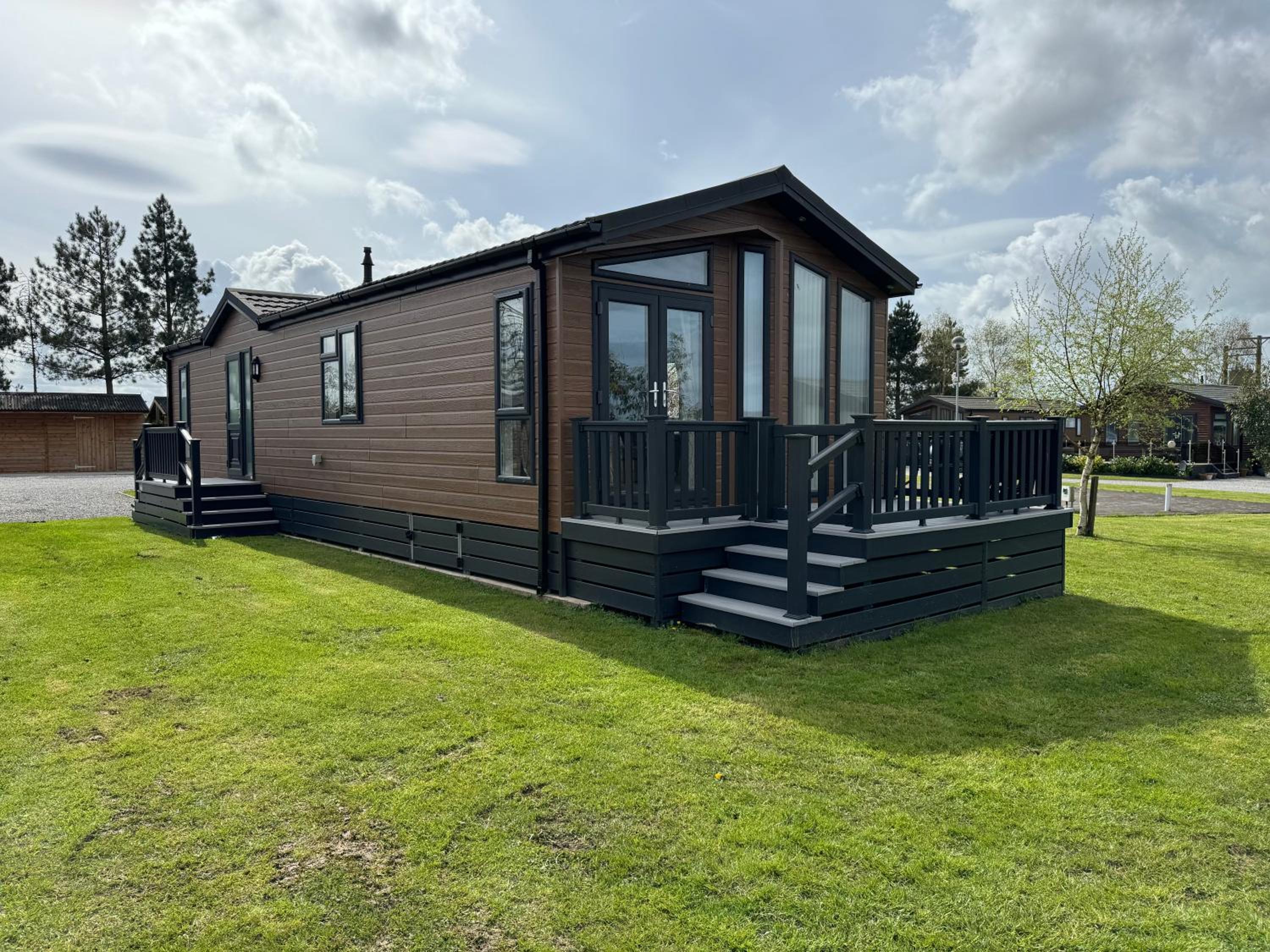 Meadow View Lodge with stunning views view 4