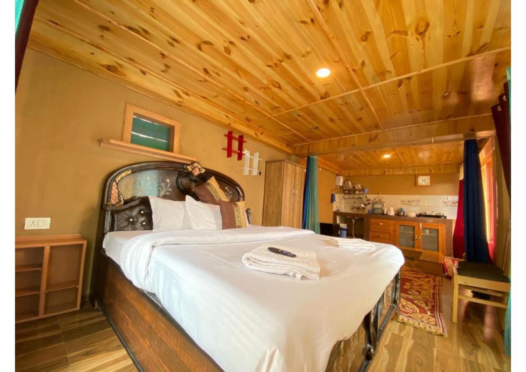 Zingo 1BHK Mudhouse