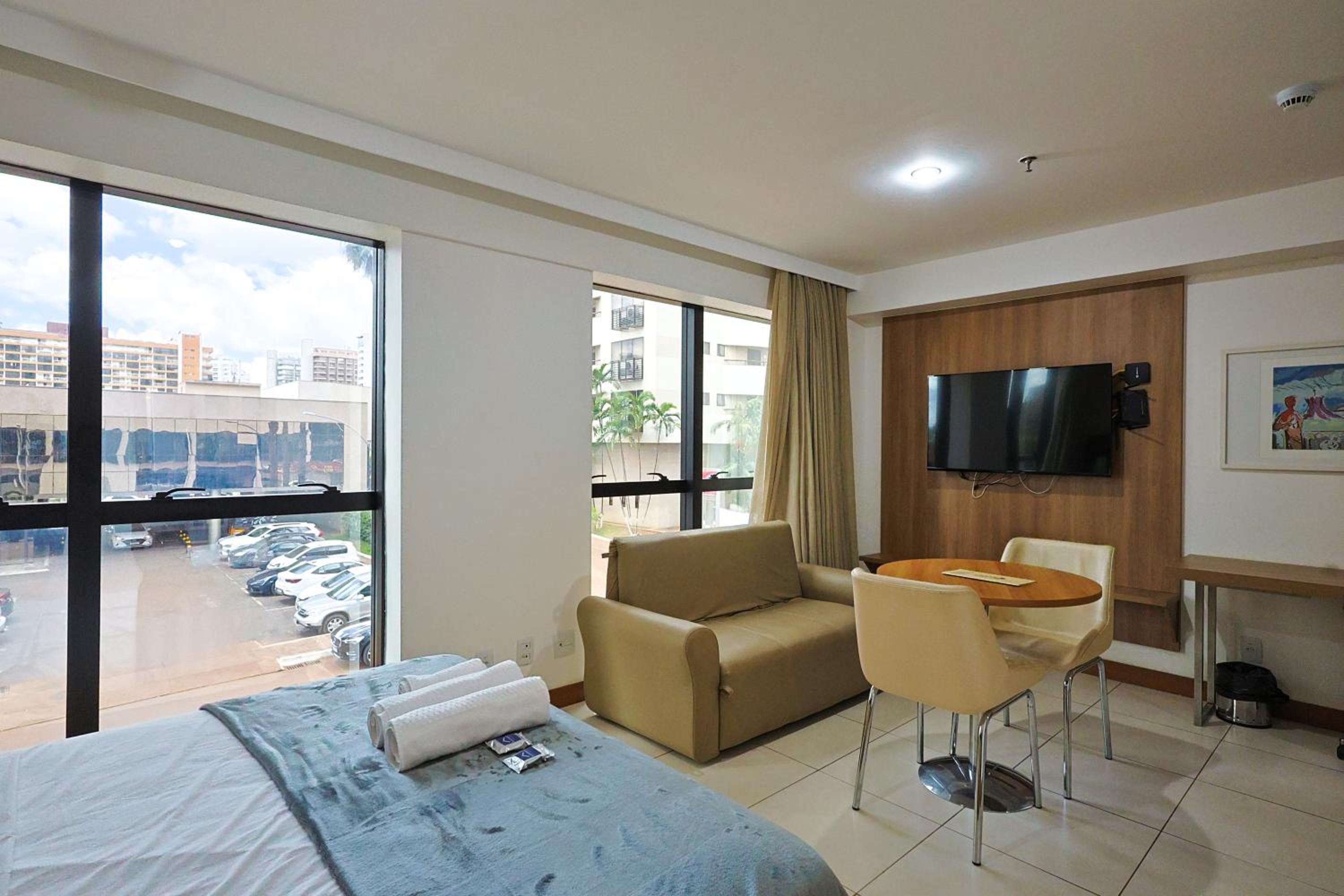 Alugueasy - Hotel Athos Bulcão