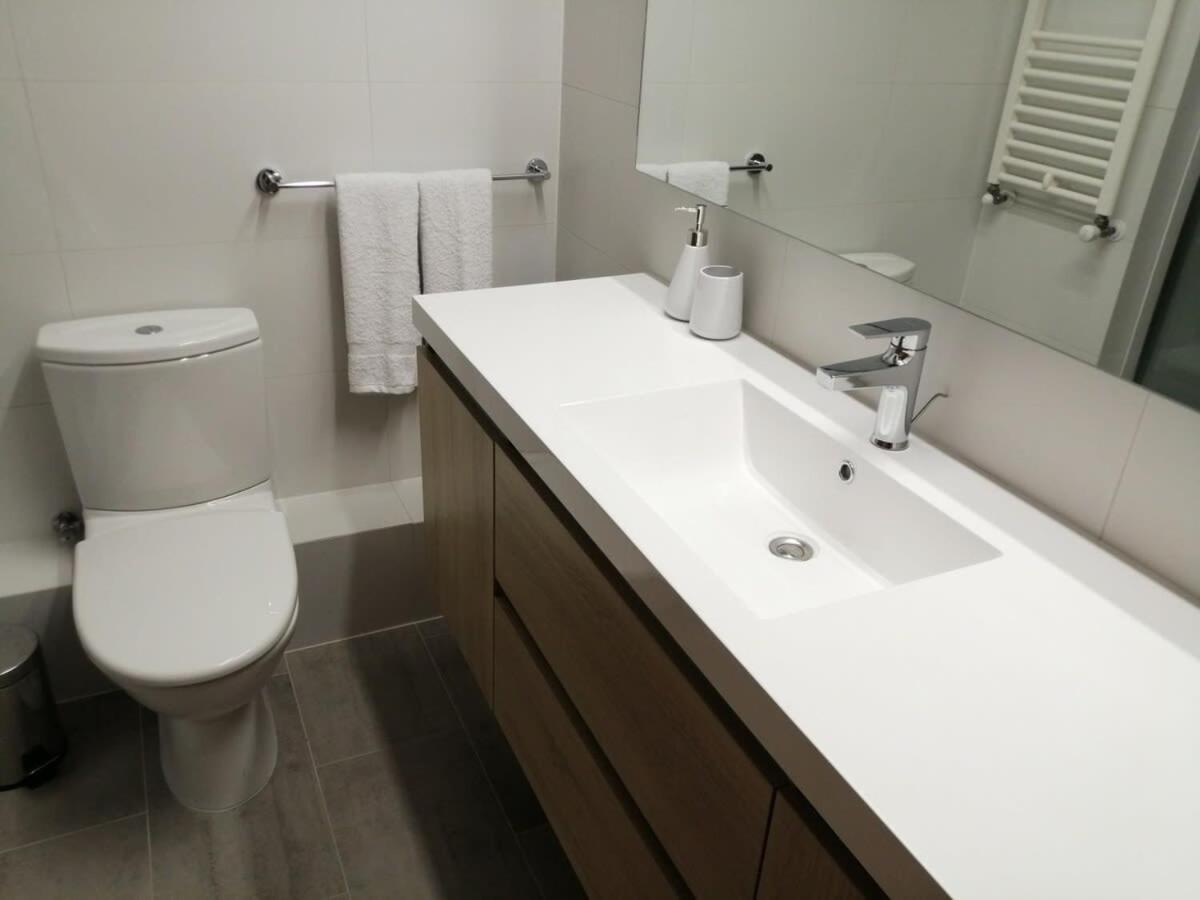 HOM I 3D2B Vista al Lago, Piscina temperada, Estacionamiento, Calefacción Central, WiFi