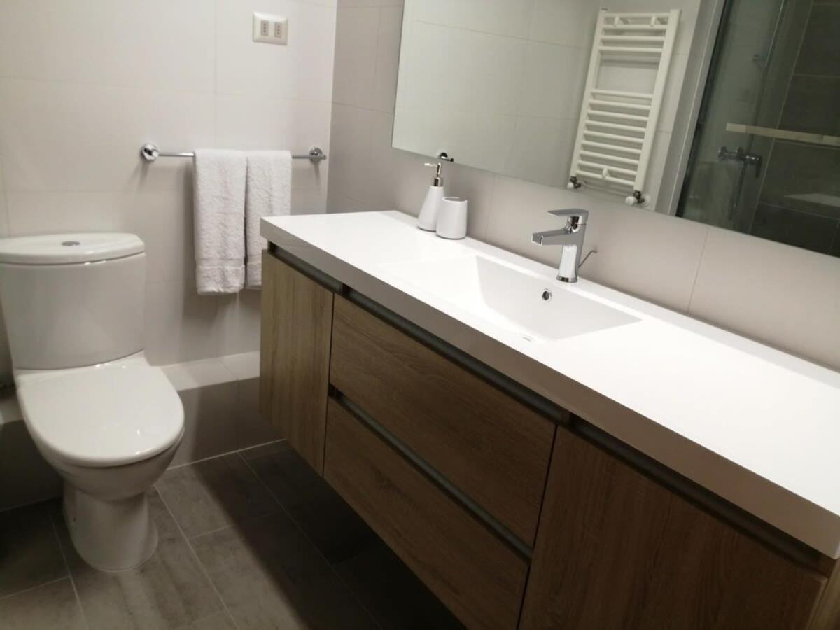 HOM I 3D2B Vista al Lago, Piscina temperada, Estacionamiento, Calefacción Central, WiFi