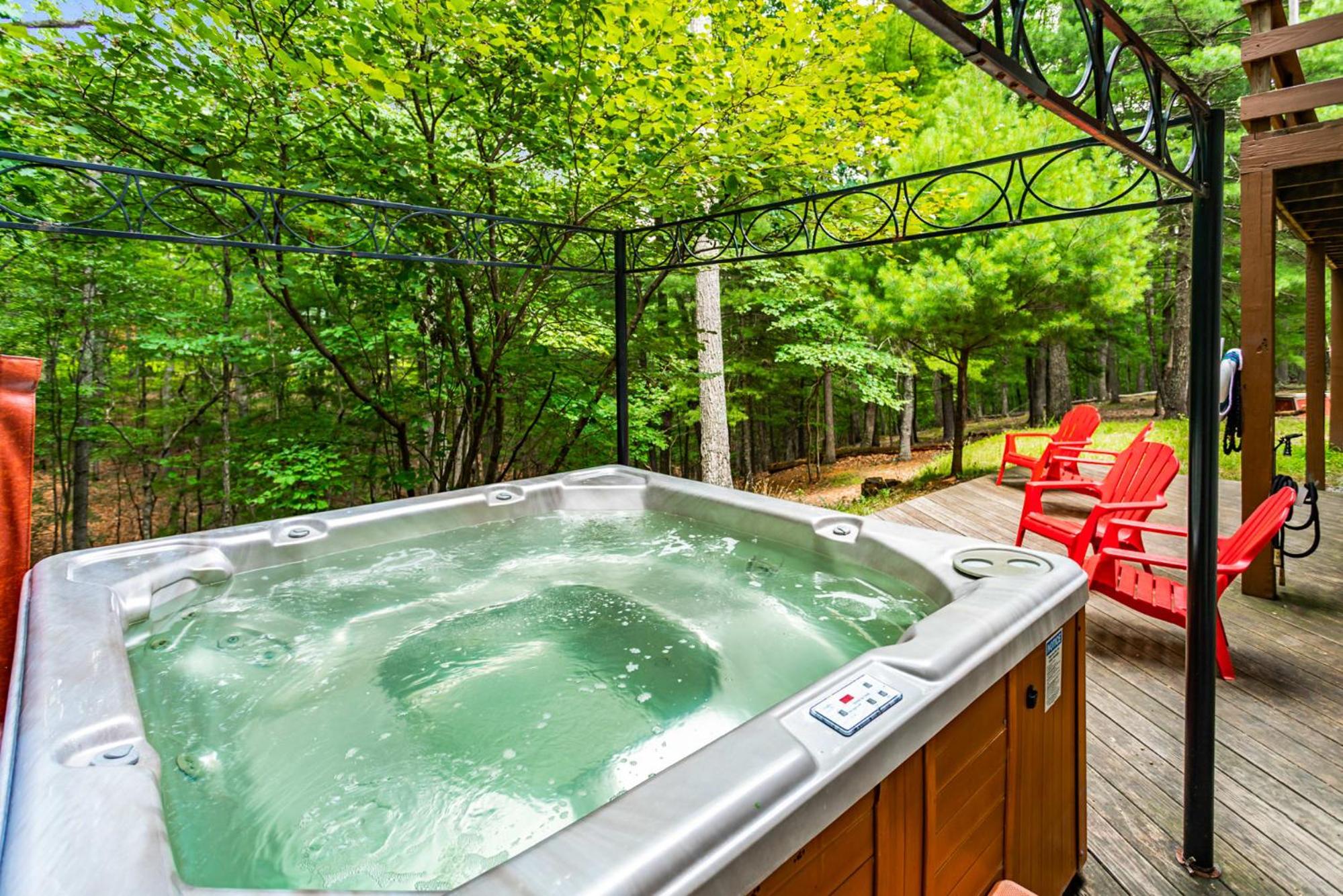 Cabin w hot tub & kayaks by river view 5