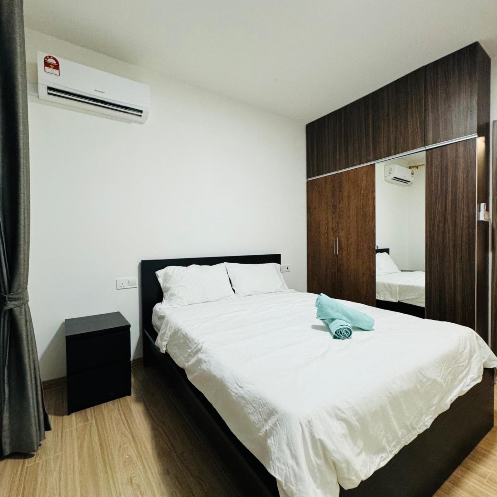 Ataraxia 2B1R 5pax condo forest city 3E-1104 photo 6