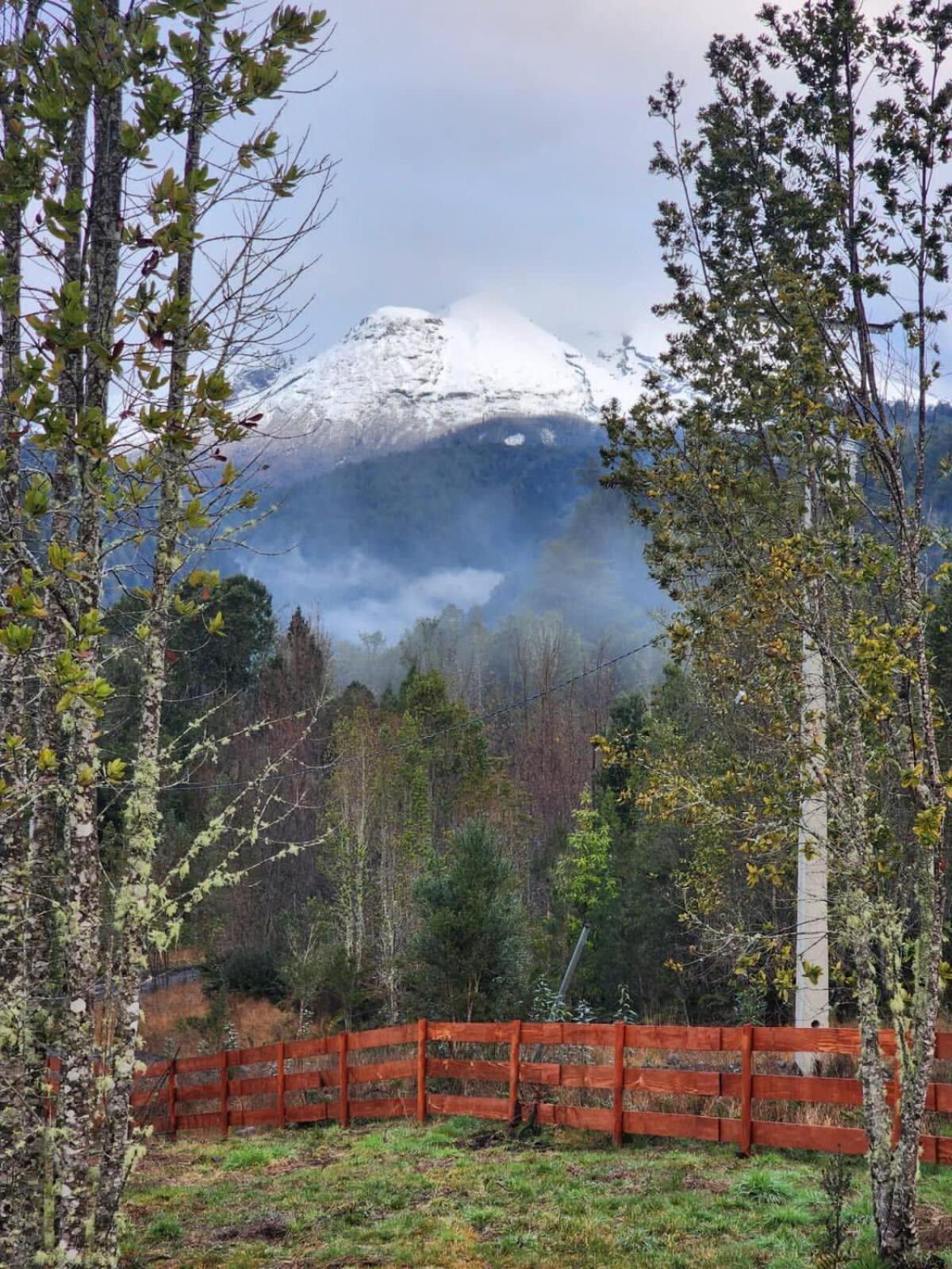 HOM I Cabaña La Ensenada vista parcial al Volcán