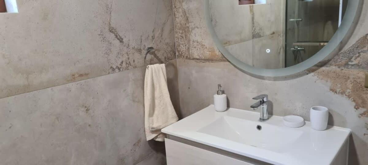 HOM I Casa en Condominio Alto Lomas a 3min de Marbella con Piscina y Jacuzzi