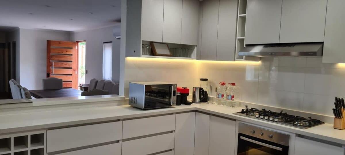 HOM I Casa en Condominio Alto Lomas a 3min de Marbella con Piscina y Jacuzzi