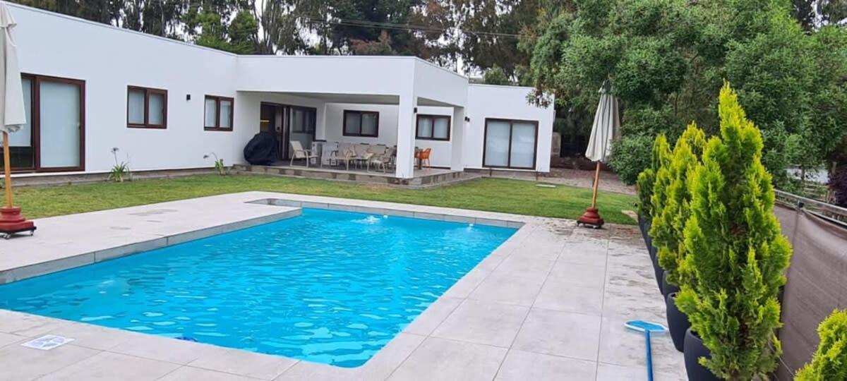 HOM I Casa en Condominio Alto Lomas a 3min de Marbella con Piscina y Jacuzzi