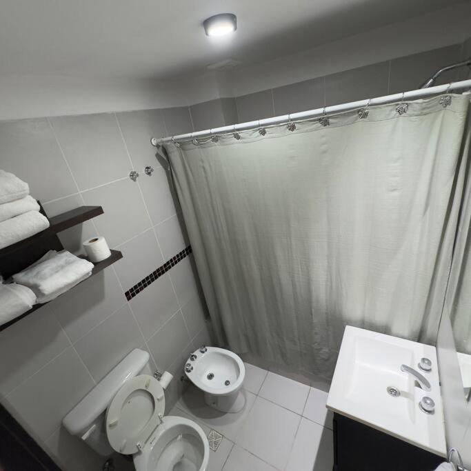 Departamento bien ubicado, espacio amplio y con terraza
