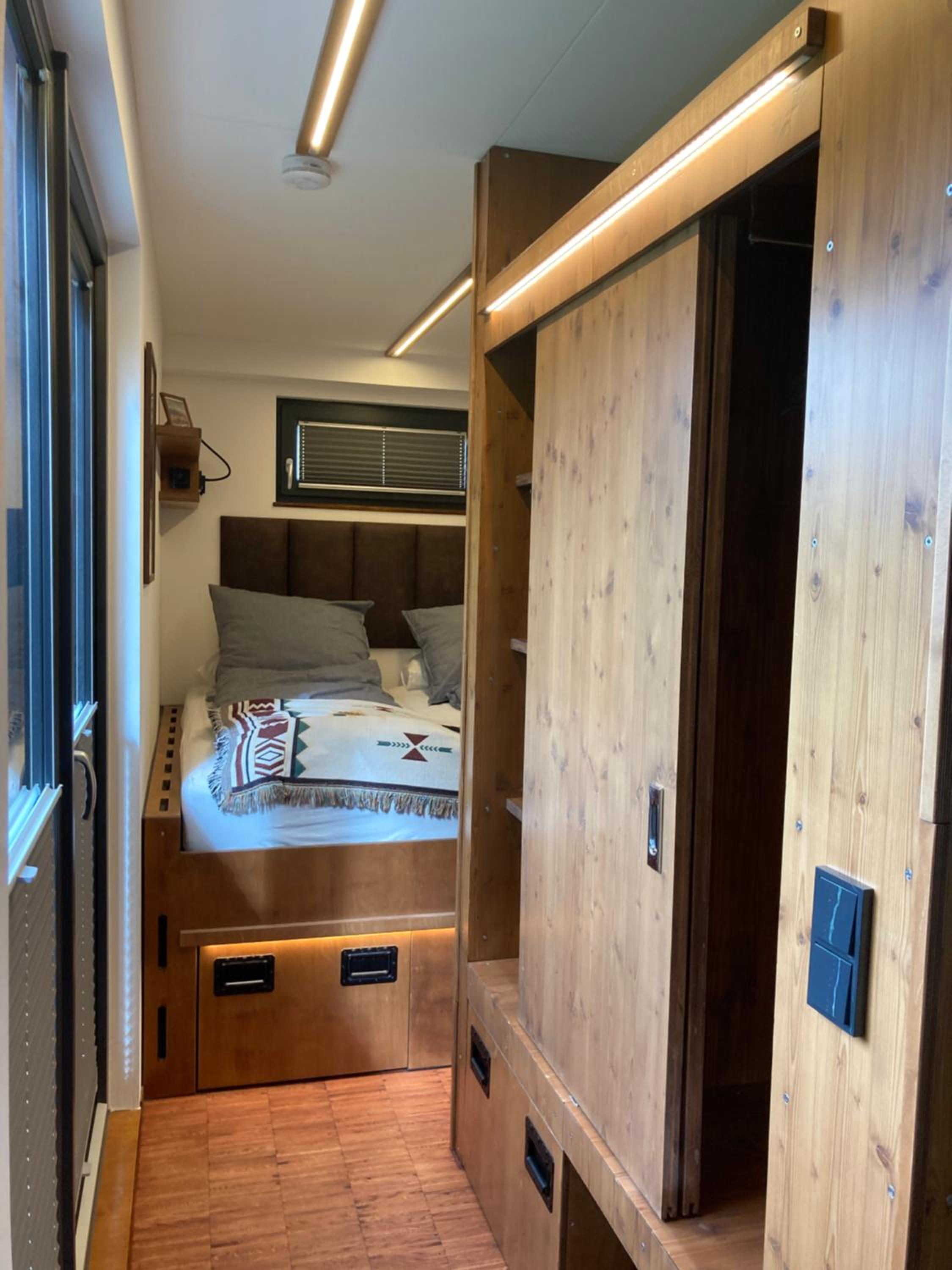 Tiny House im Seecontainer mit Parkplatz, Glasfaser, Veranda und gehobener Ausstattung