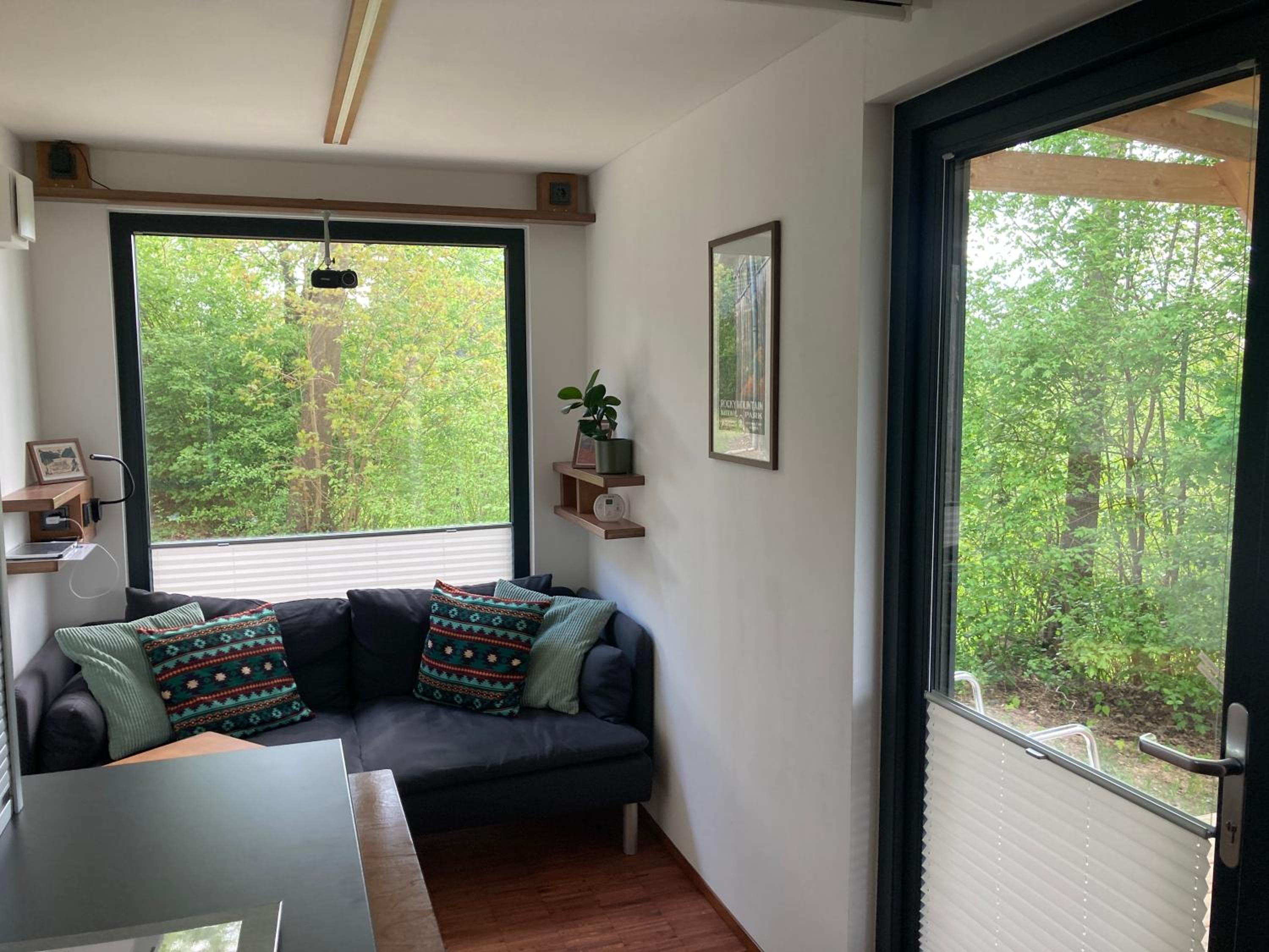 Tiny House im Seecontainer mit Parkplatz, Glasfaser, Veranda und gehobener Ausstattung