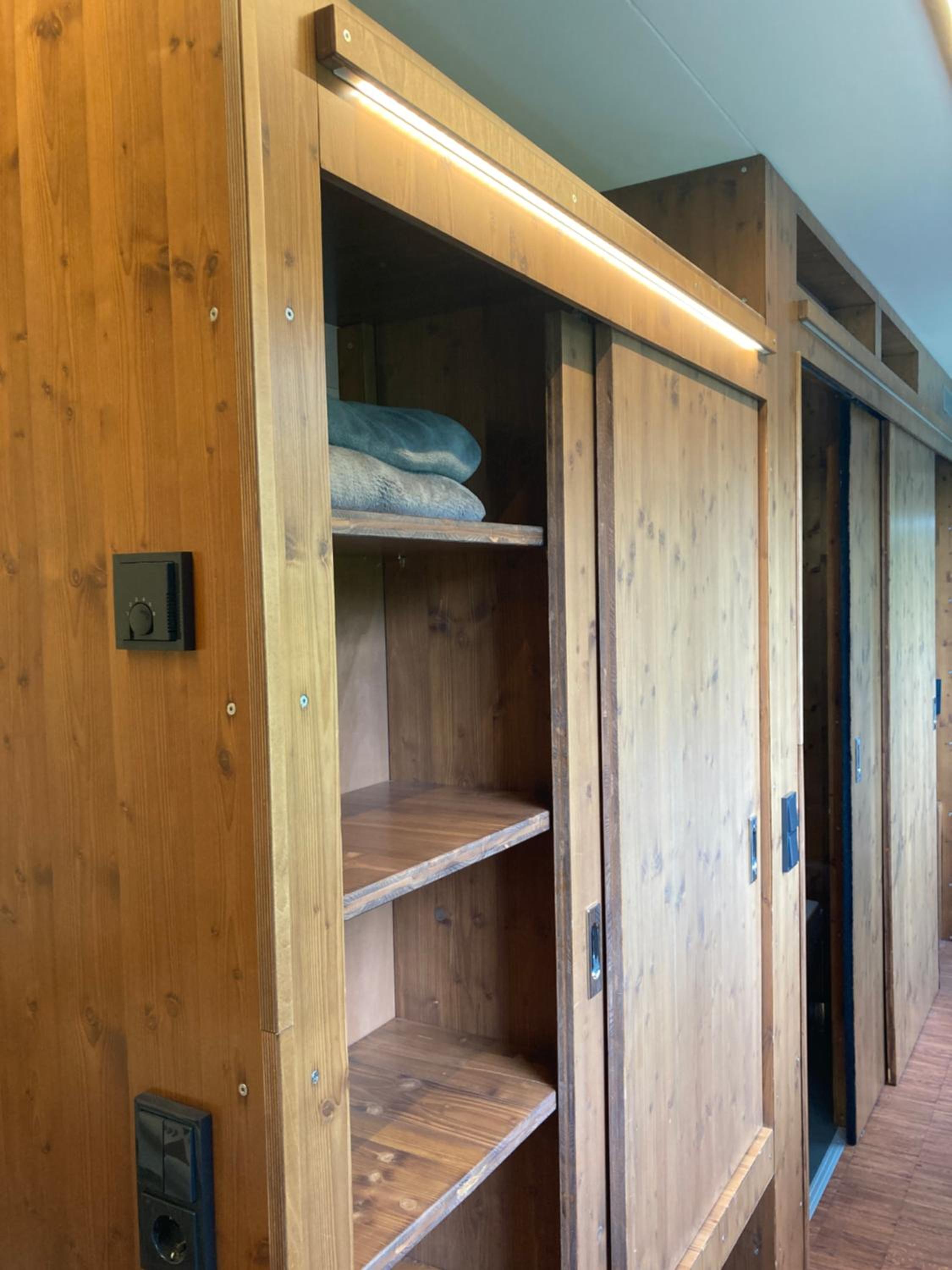 Tiny House im Seecontainer mit Parkplatz, Glasfaser, Veranda und gehobener Ausstattung