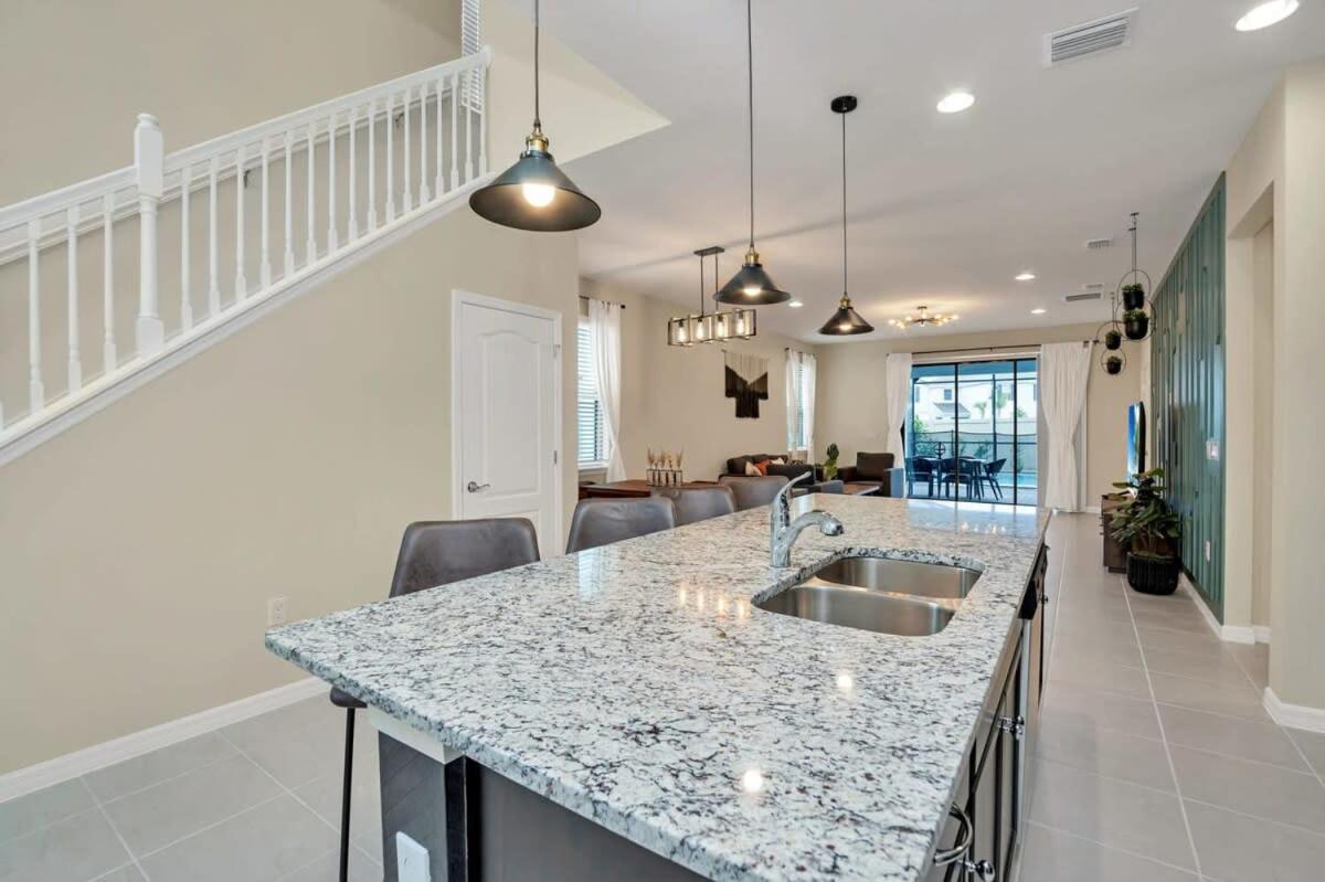 Exquisite, Spacious and Close to Disney 6 BD Home #6WS483