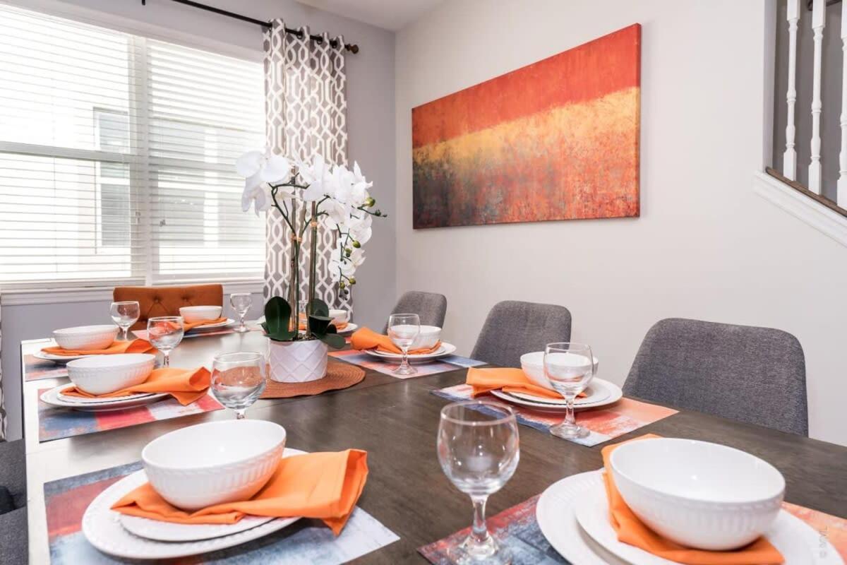 Avenger's, Frozen and Alice in Wonderland Themed Rooms! Private Pool and Modern Decor! view 4